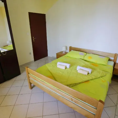 Boutique In With Terrace Tribanj-Kruscica