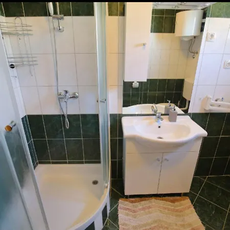 Boutique In With Terrace *